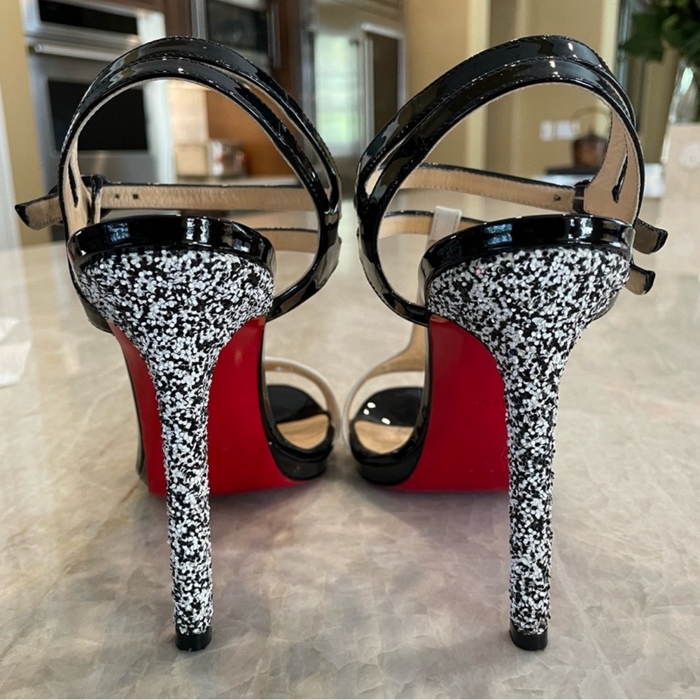 Christian Louboutin - Picture 3 of 11